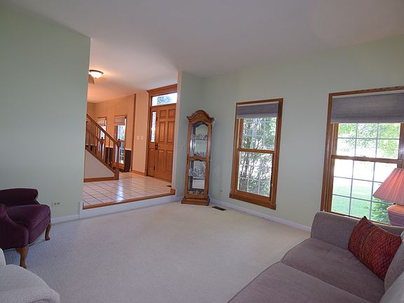 2nd image of 770 Elderberry Ct