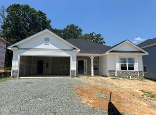 135 Southern Estates Dr, Sanford, NC 27330