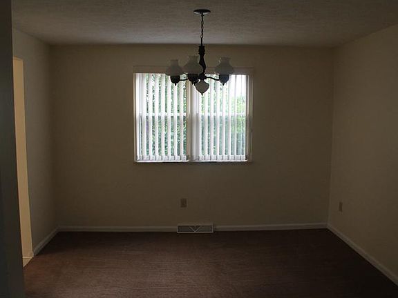3rd image of 2908 Abbey Ln