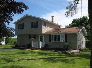 5300 Hinman Rd, Lockport, NY 14094