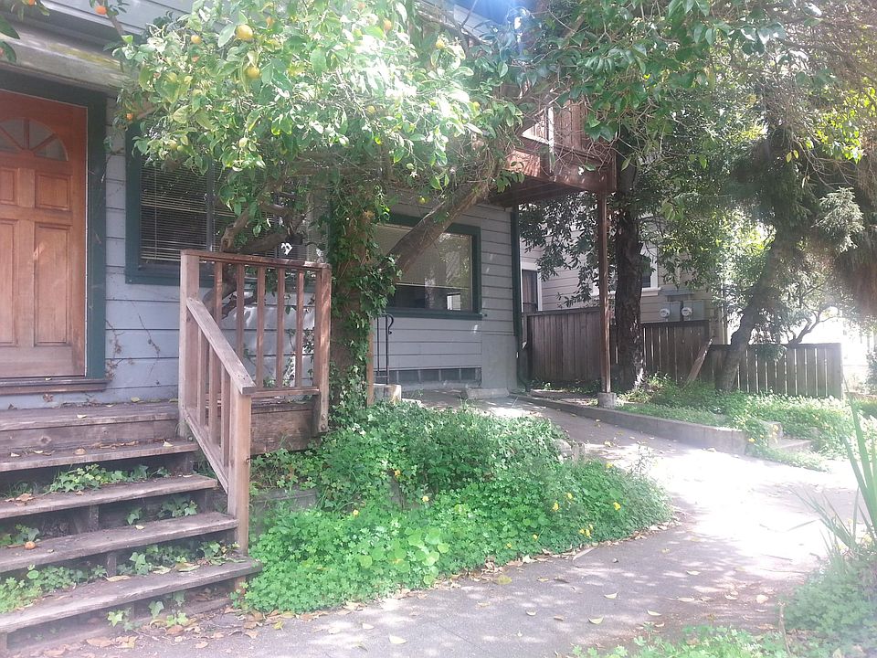 2 units.  No party walls.