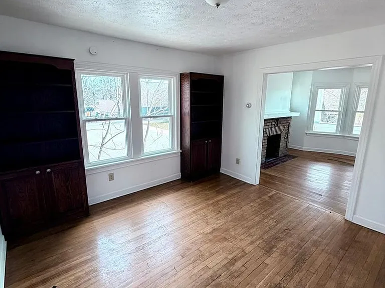 14221 Glenside Rd — Photo 10