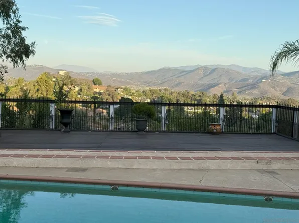 11339 Rolling Hills Dr, El Cajon, CA 92020