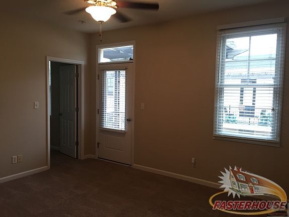 3416 Hiram Unit C2 - Living Room