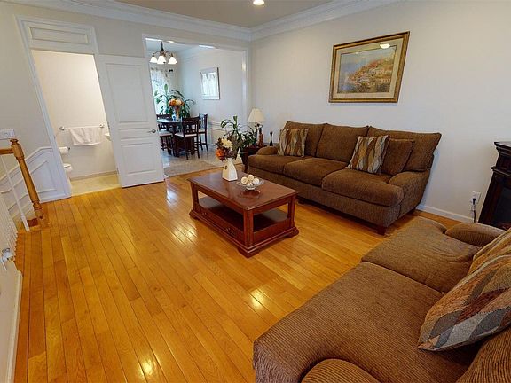 3rd image of 44 Stahlman Ln