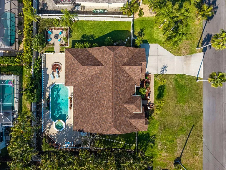 2310 SW 53rd St — Photo 33