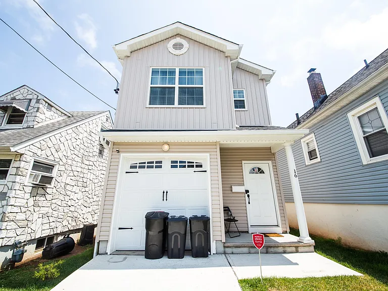 16 John St — Photo 1