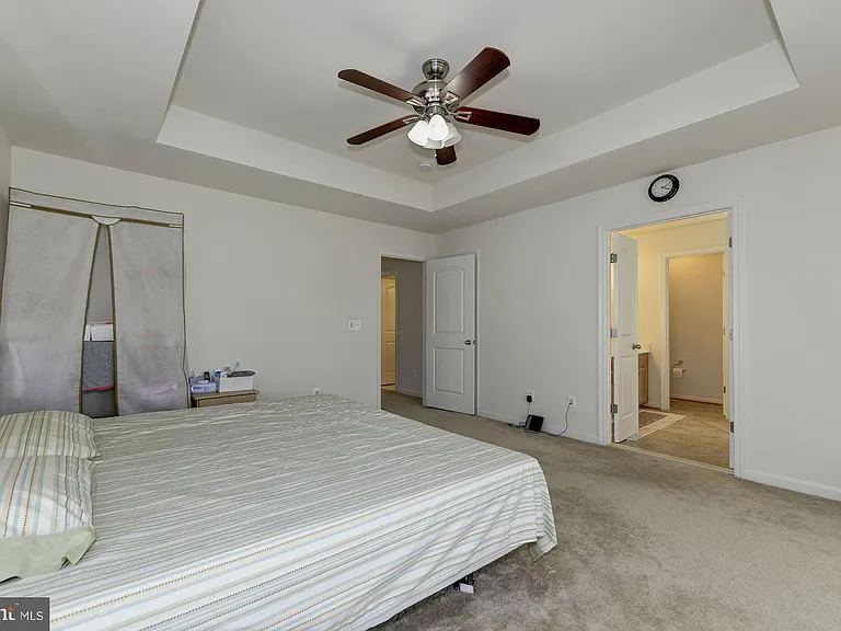 22677 Flowing Spring Sq — Photo 17