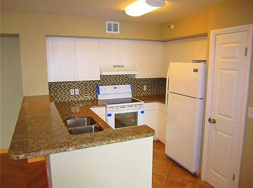 4th image of 180 YACHT CLUB Way #5-208