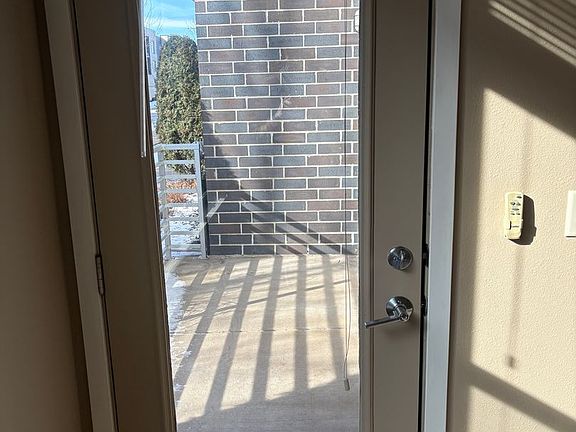 5th image of 312 Wisconsin St APT 102