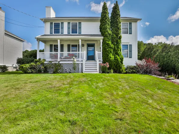 102 Ashmere Drive, Manchester, NH 03109