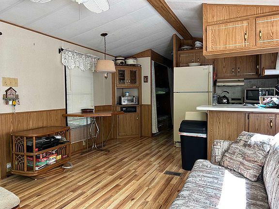 4th image of 22 B St #12.02