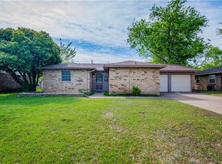 409 SW Gregory St, Burleson, TX 76028