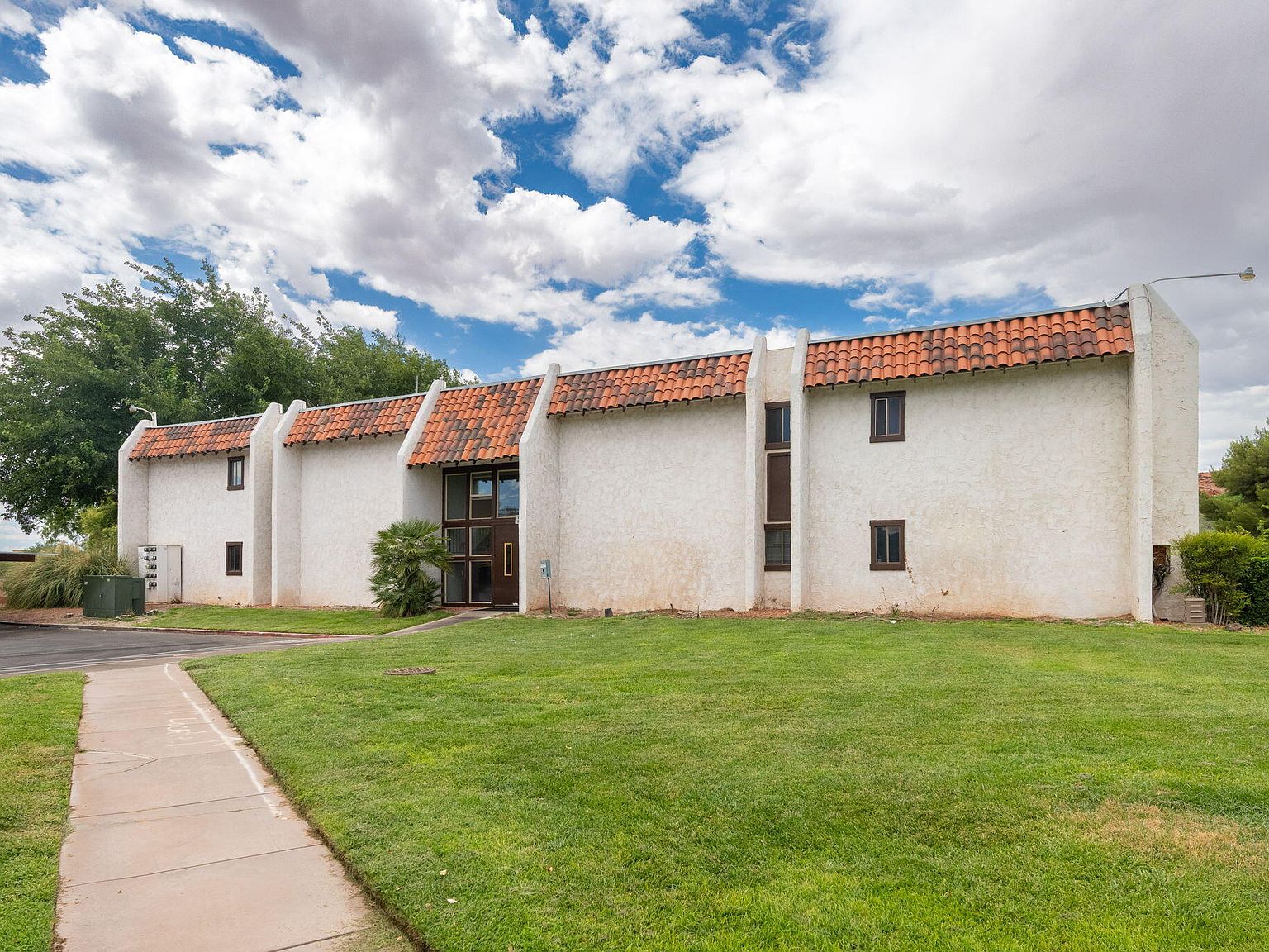 776 Diagonal St APT 60