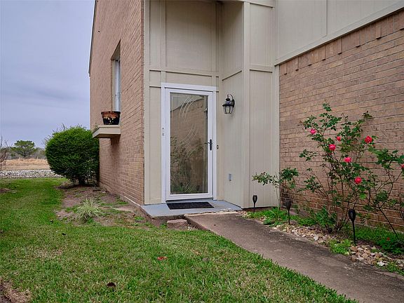 4th image of 1817 Veranda Dr