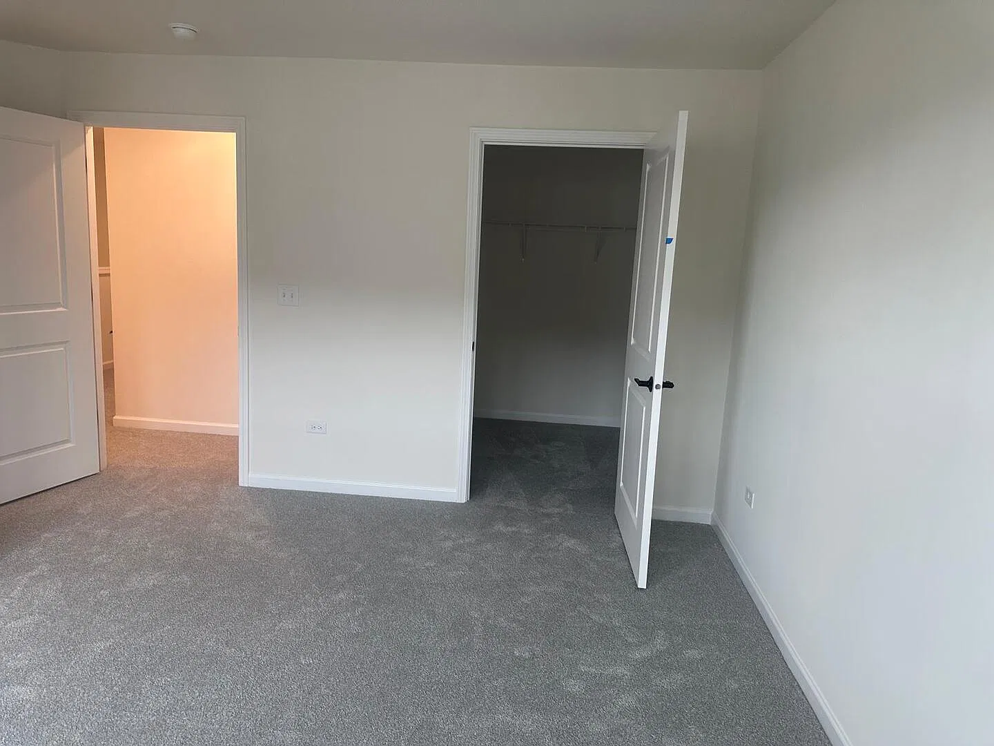 3 bed, 2.5 bath, 1883 sqft, $3,200 — Photo 4