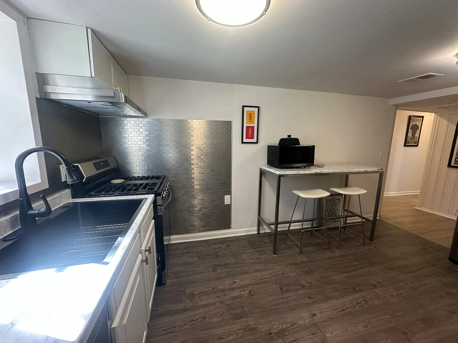 1100 Burton Dr — Photo 4