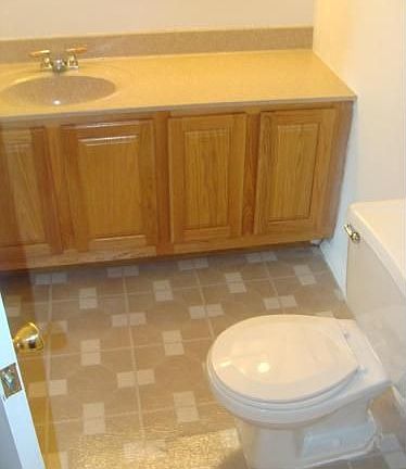 3rd image of 1556 Croft Ct APT F