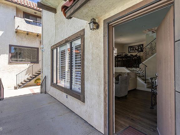 5th image of 10141 Samoa Ave Unit 11