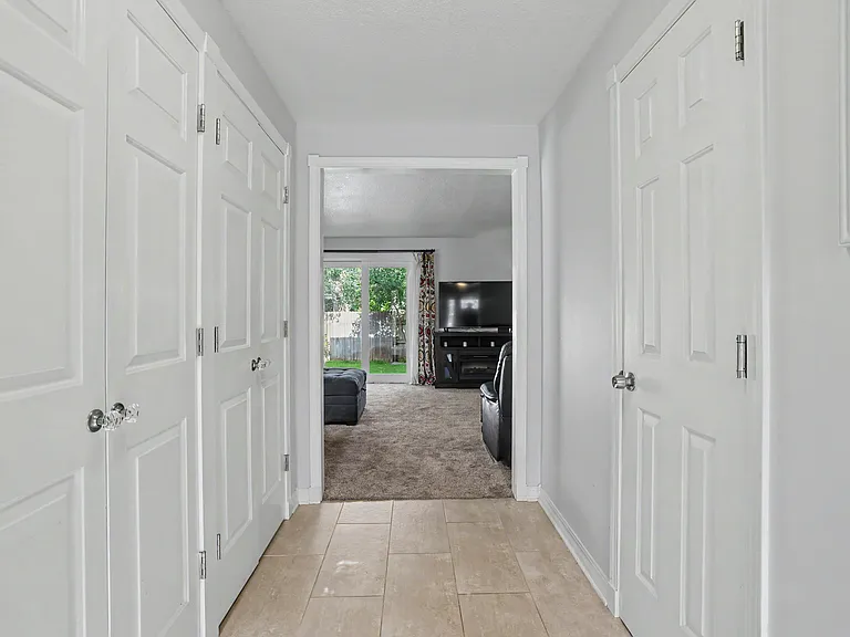 2675 S Falling Brook Way — Photo 3