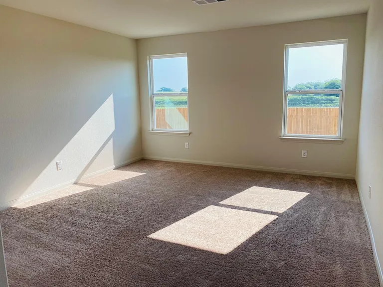1017 Riverdale Cv — Photo 2