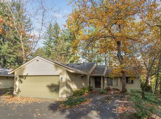 4282 Woodside Cir, Lake Oswego, OR 97035