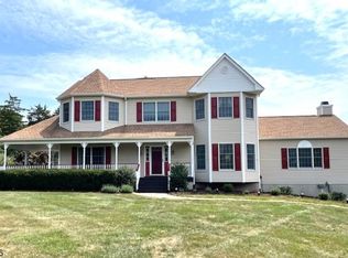 2 Saddle Ridge Dr, Lebanon, NJ 08833