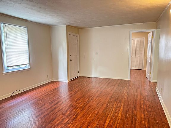 3rd image of 73 Dixon Dr