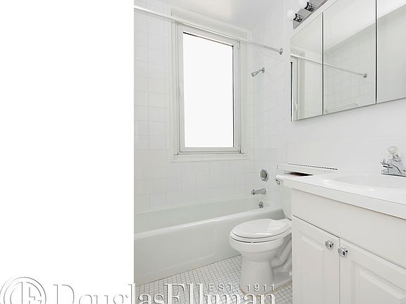 3rd image of 230 W 55th St APT 8D