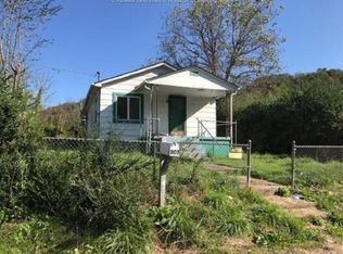 807 Greenwood Dr, Madison, WV 25130