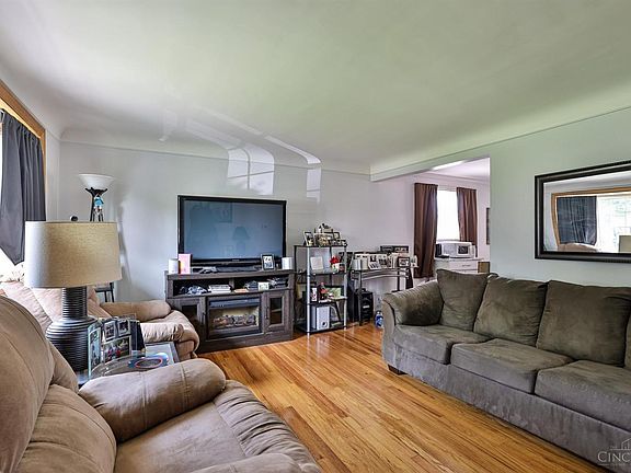 4th image of 8254 Bobolink Dr