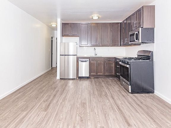 4th image of 25 Jefferson St #1