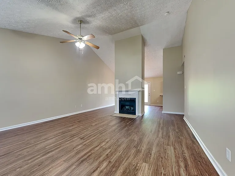 1117 Long Meadow Dr — Photo 7