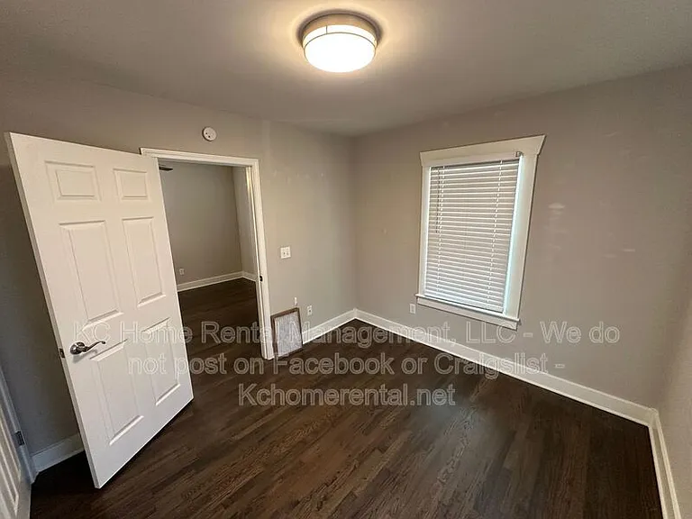 1227 E 22nd Ave — Photo 17