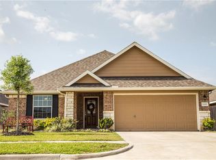 1202 Quarterhorse Dr, Alvin, TX 77511