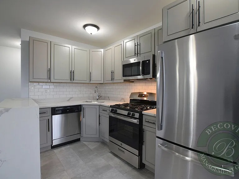 The 1521 Sherwin — Photo 65
