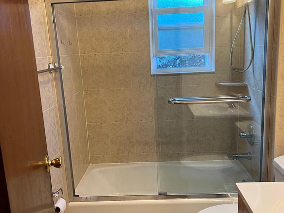 2nd image of 17805 Jewel Ave Floor 1