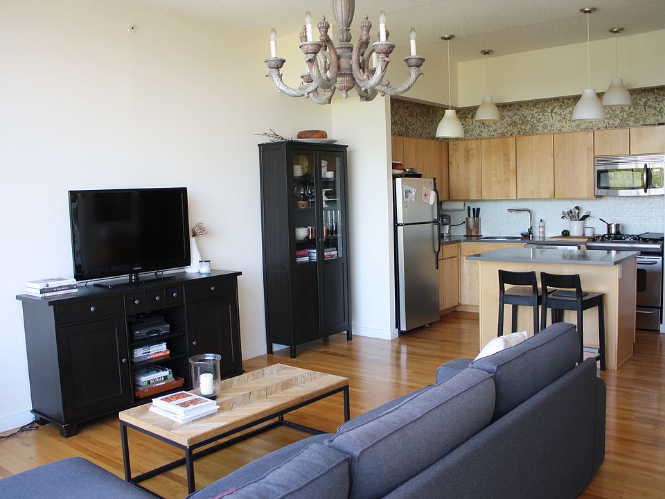 1st image of 475 Sterling Pl APT 4E