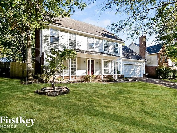 2nd image of 2222 Oak Hollow Ln