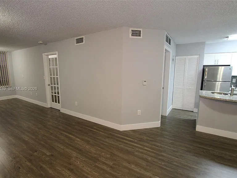2803 N Oakland Forest Dr #108 — Photo 10