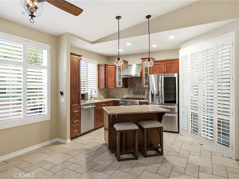1059 S Positano Ave — Photo 12