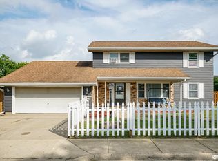 500 N 6th St, Pekin, IL 61554