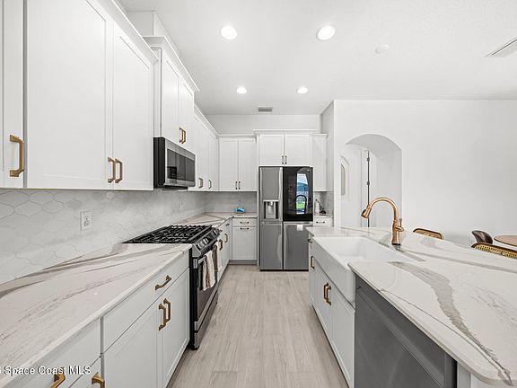 5th image of 8566 Lyside Dr
