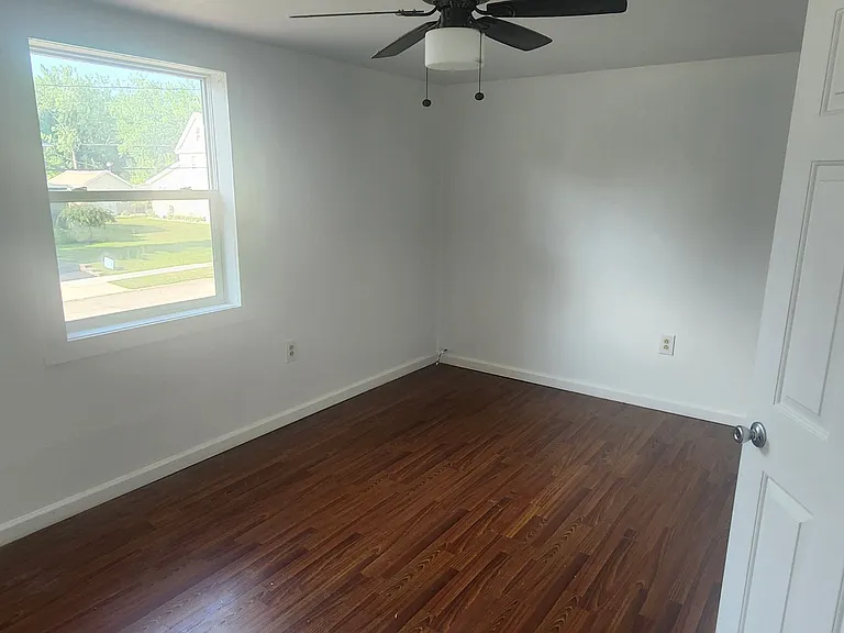 40 W Howard Ave — Photo 8