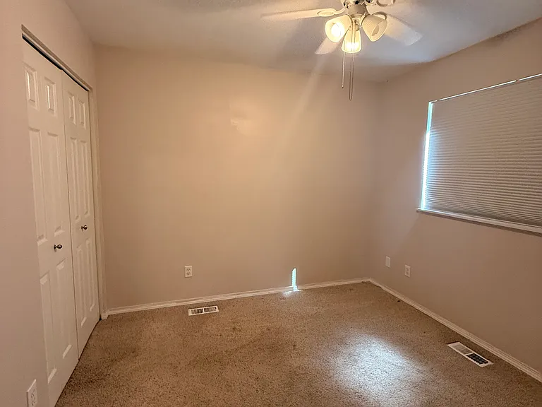 1828 Sturbridge Ct — Photo 3