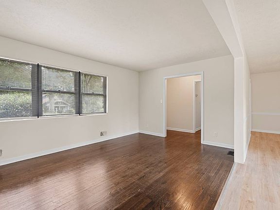 5th image of 416 Walker St