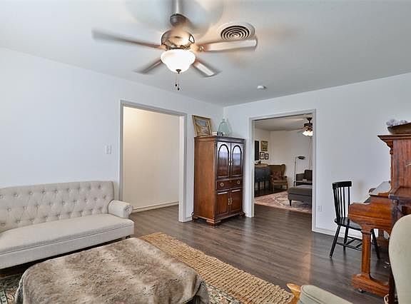 5th image of 1626 Marsalis Dr