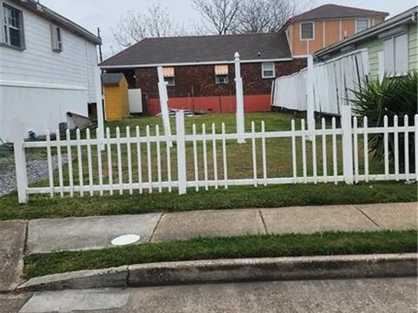 1906 Piety St, New Orleans, LA 70117