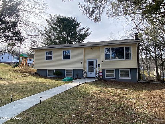 3rd image of 34 Crestmont Dr