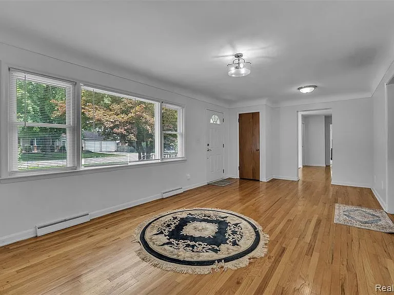 4918 Ainsley Ave — Photo 5